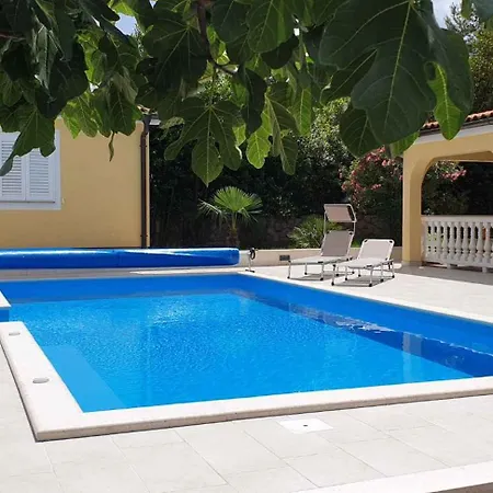 Two-bedroom In I Malinska