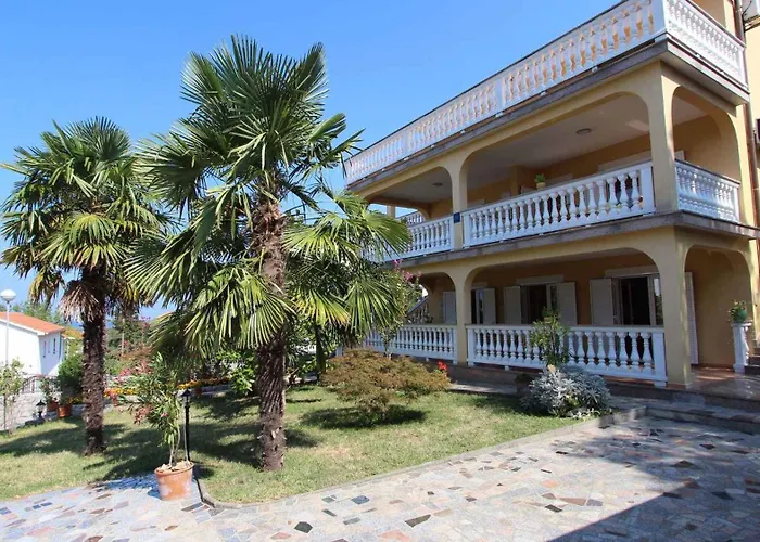 Two-bedroom In I Lägenhet Malinska