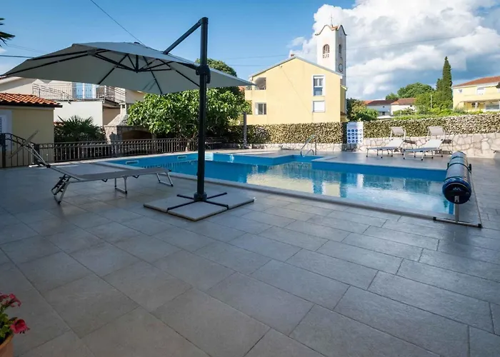 Two-bedroom In I * Malinska