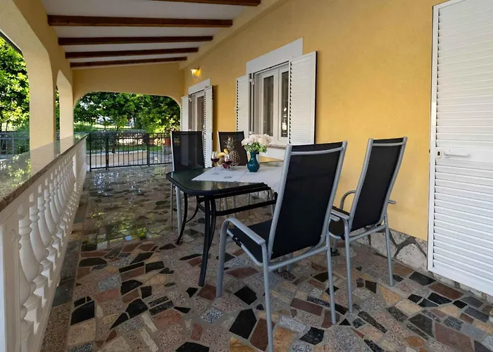 Two-bedroom In I Malinska