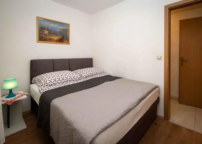 Two-bedroom In I * Malinska