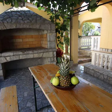 Apartamento Two-bedroom In I Malinska
