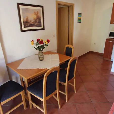 Two-bedroom In I Apartamento Malinska