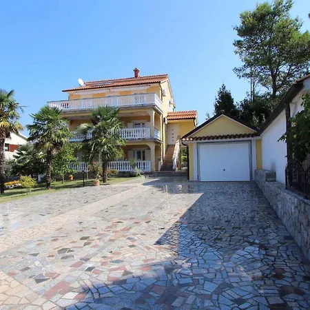 Two-bedroom In I Apartamento Malinska