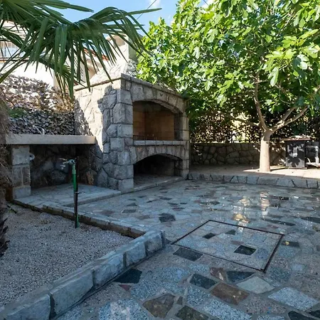 Apartamento Two-bedroom In I Malinska