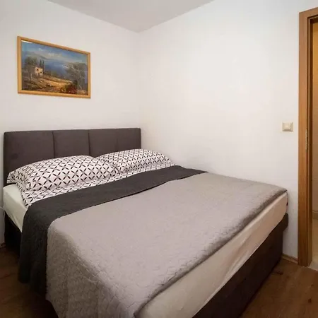 Two-bedroom In I * Malinska
