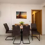 Two-bedroom In I Apartament Malinska